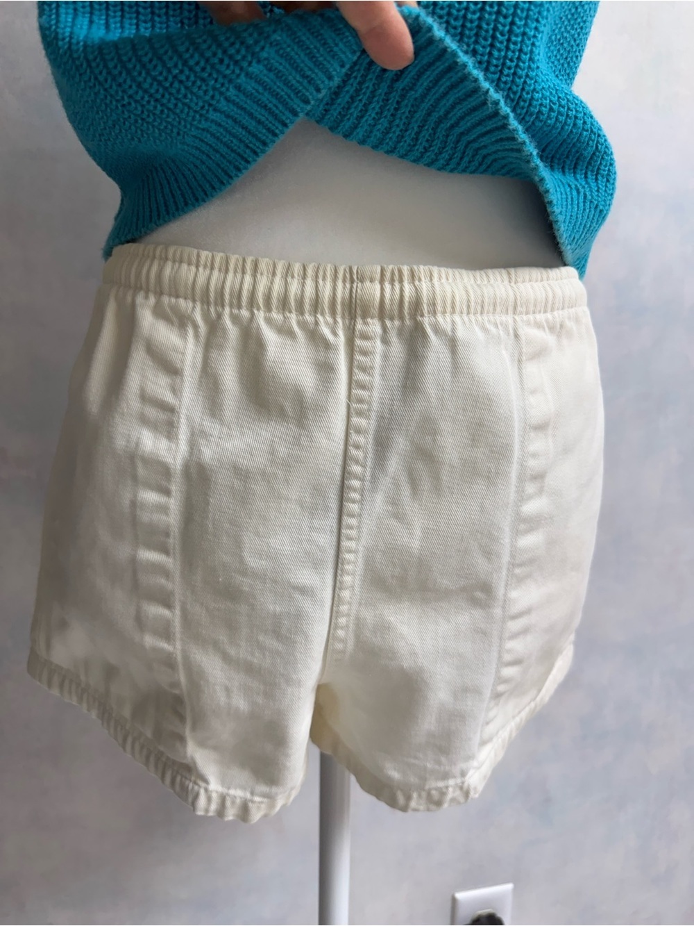 Crazy Shirt Hawaii White Denim Short Shorts. VTG 2 - Pockets Front, 1 Deep Back